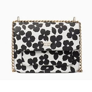 Kate Spade Remi Graphic Bloom
Flap Chain Crossbody Black White
Floral Multi